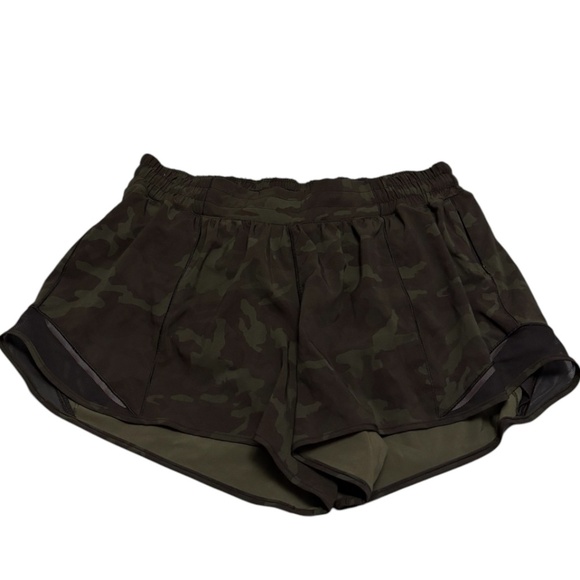 BNWOT lululemon hotty hot shorts - Picture 1 of 1